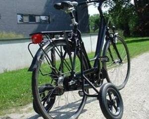 elektrische-fiets-met-zijwielen